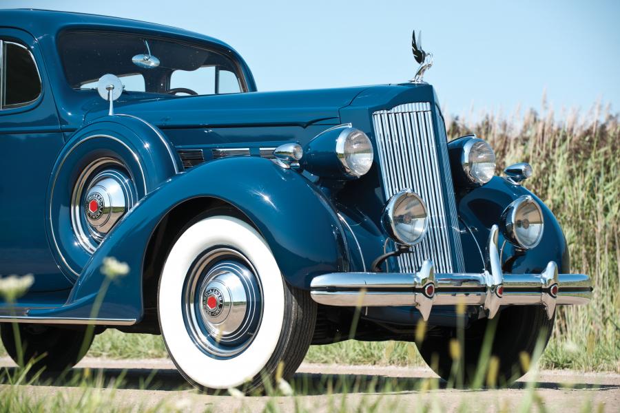  Packard 120 Deluxe Touring Sedan 1937 года  (фото 13 из 19)